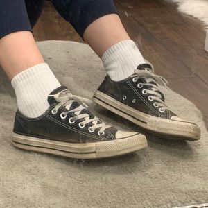 black low top converse women’s 7